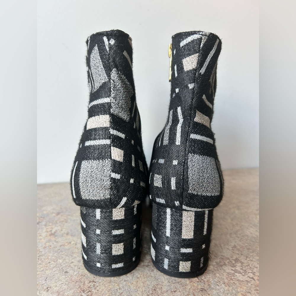 Bleecker & Bond Lacey Boots in black and silver geometric pattern size 10M - Picture 3 of 8